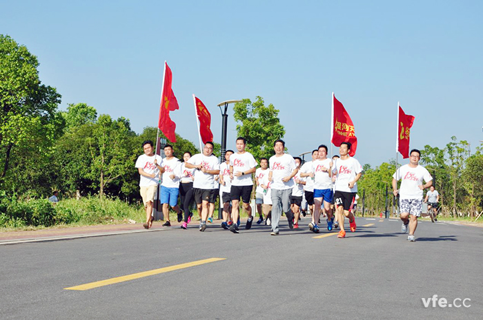 恒力長跑隊(duì)決戰(zhàn)松雅湖,再創(chuàng)佳績 恒力長跑隊(duì)決戰(zhàn)松雅湖,再創(chuàng)佳績